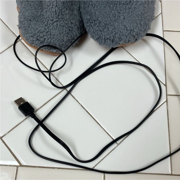 3/$15 ❤️ 2/3 Heated booties boots shoes slippers usb cord size 11 - Picture 2 of 7